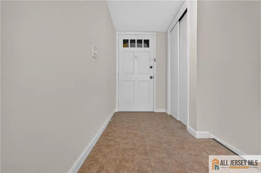 -323 Gills Lane #11T, Iselin, NJ 08830 - #3