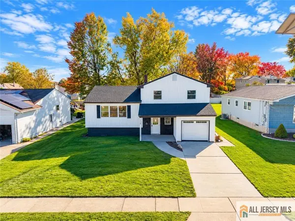 -218 Summit Avenue, Fords, NJ 08863