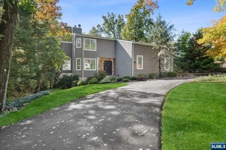 8 Craven Road, Mountain Lakes, NJ 07046 - Image #2