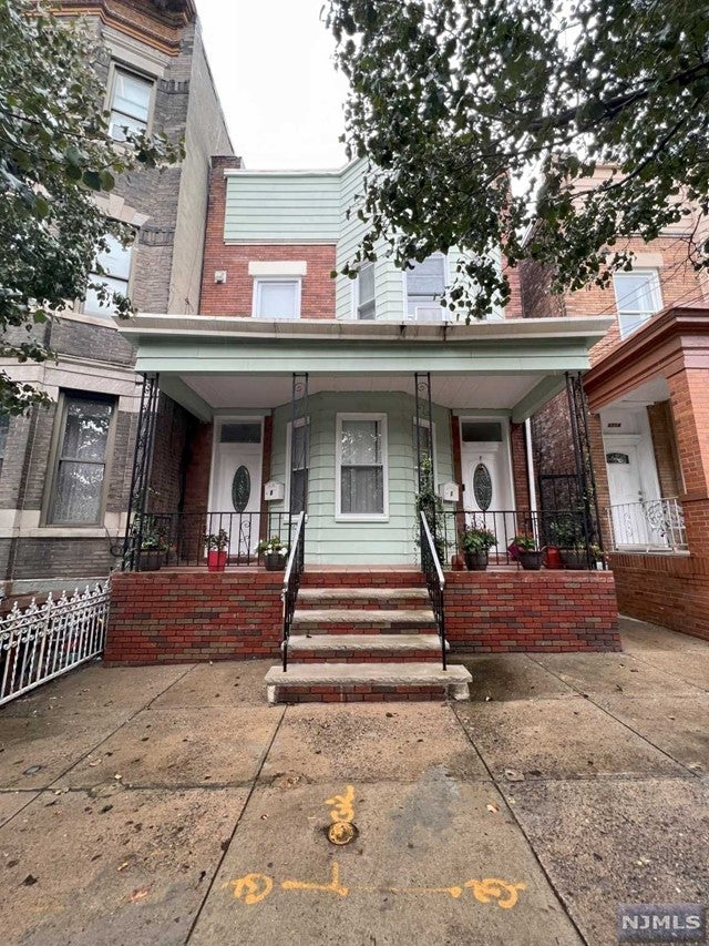 322 24th Street, Union City, NJ 07087 BHGRE