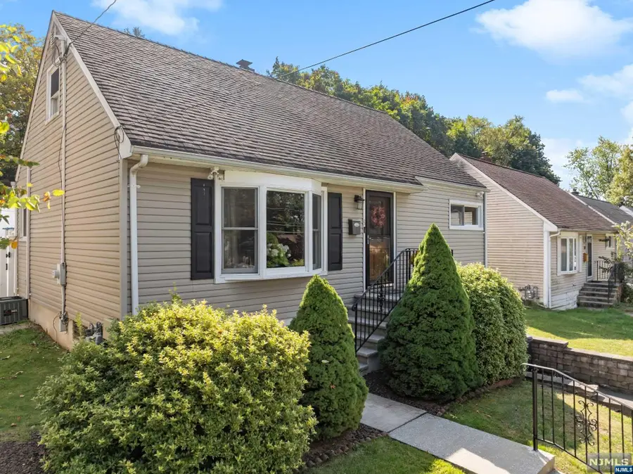 8 Phyllis Road, West Orange, NJ 07052 - Image #3