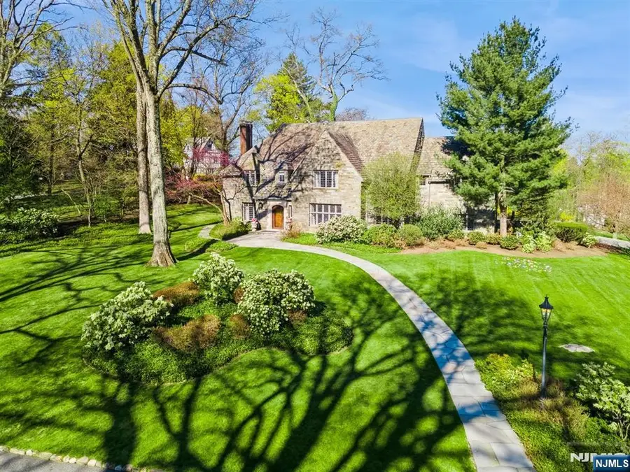 5 Beechtree Lane, Essex Fells, NJ 07021 - Image #2