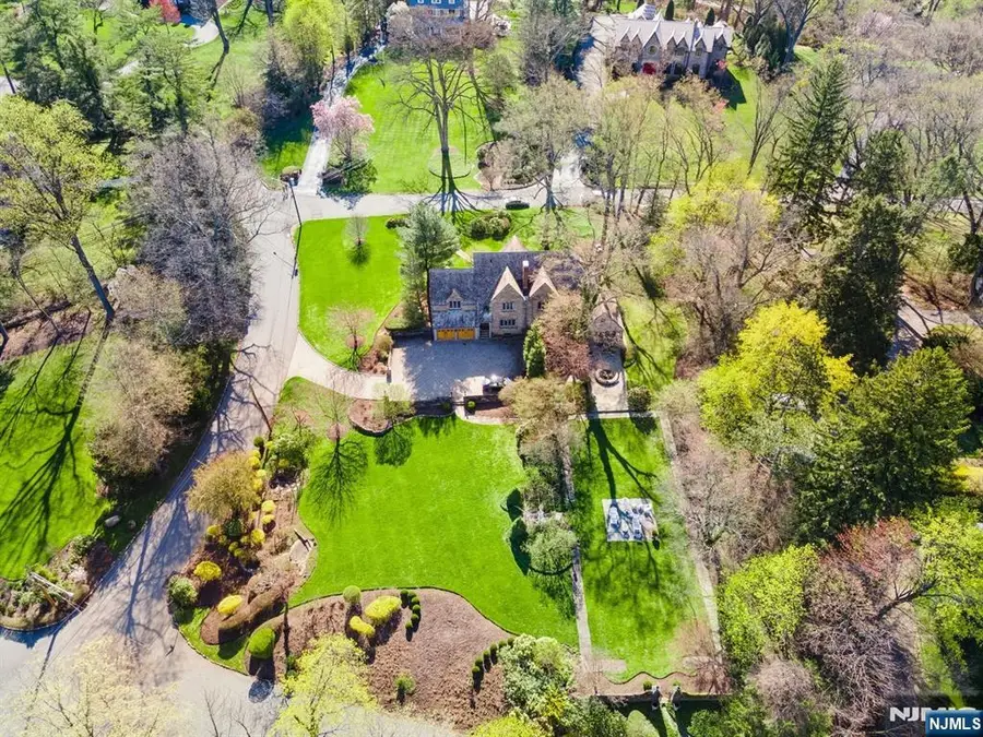 5 Beechtree Lane, Essex Fells, NJ 07021 - Image #3