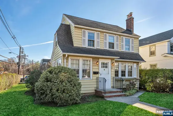 671 Chestnut Avenue, Teaneck, NJ 07666