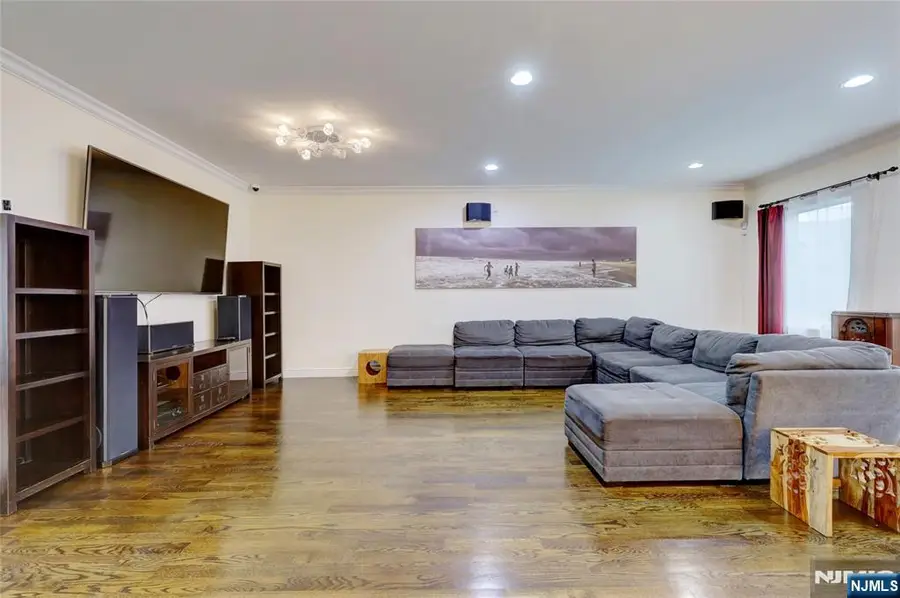 2 Jacobs Landing, Secaucus, NJ 07094 - Image #2