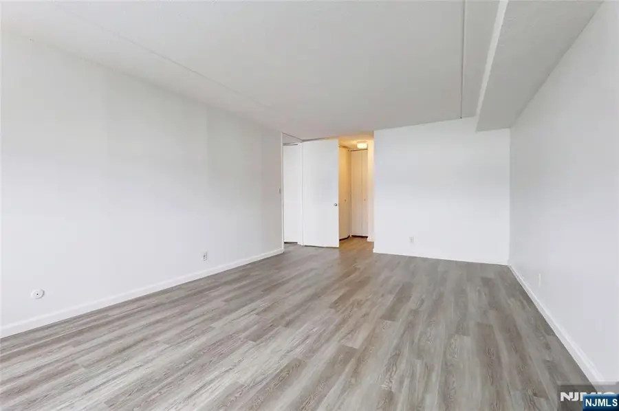 7002 Boulevard East 15p, Guttenberg, NJ 07093 - Image #3