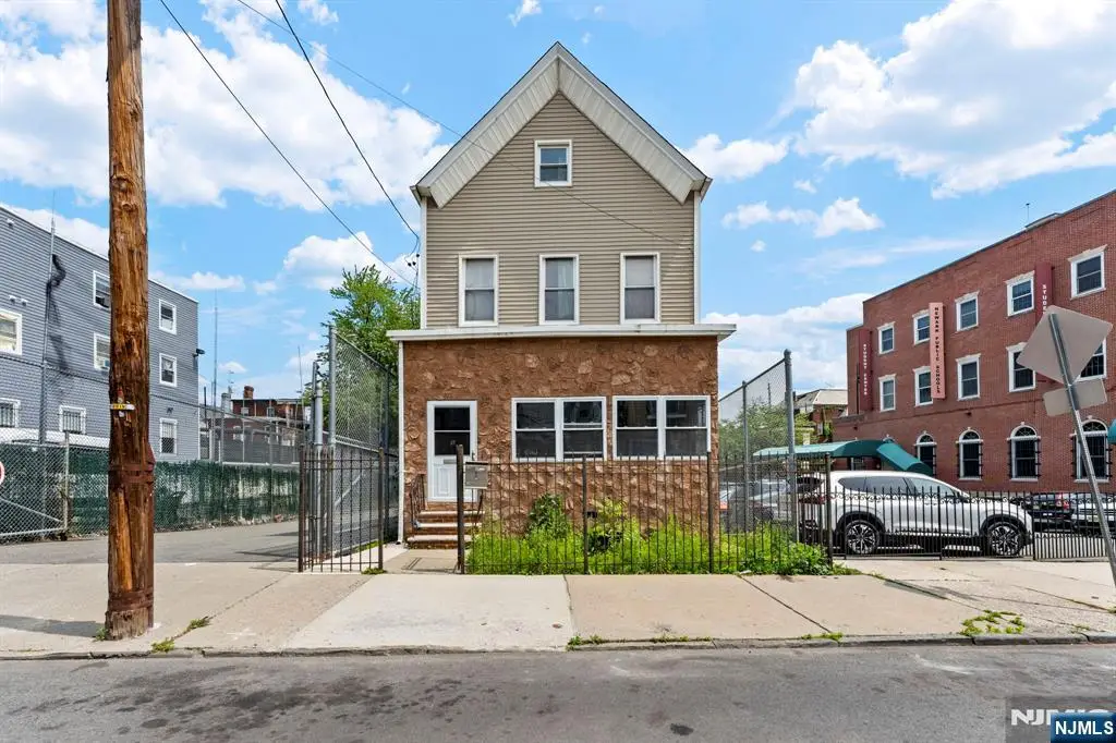 15 Taylor Street, Newark, NJ 07104 - #1
