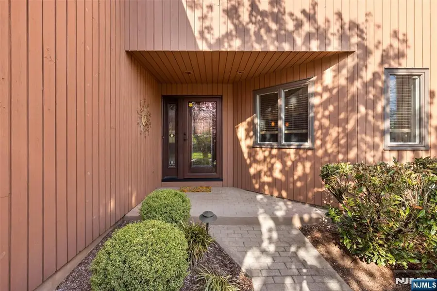 19 Indian Field Court, Mahwah, NJ 07430 - #2