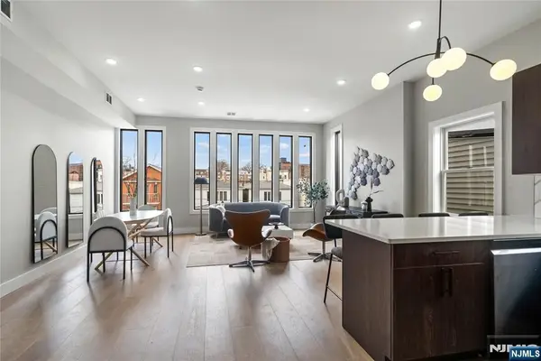 28 Cambridge Avenue 2, Jersey City, NJ 07307