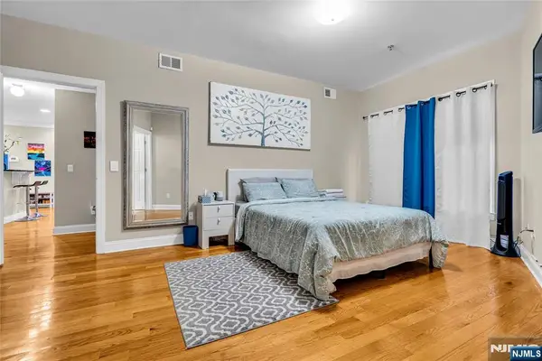 30 Austin Street 204, Newark, NJ 07114