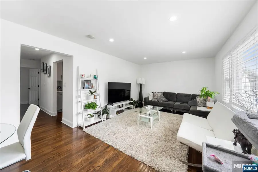 25 Evelyn Court, Maplewood, NJ 07040 - #3