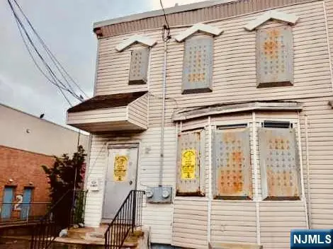 648 11th Street, Newark, NJ 07103