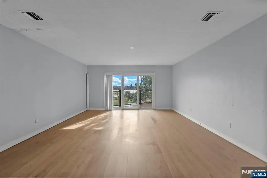 101 State Rt 5 Road 301, Edgewater, NJ 07020 - Image #3