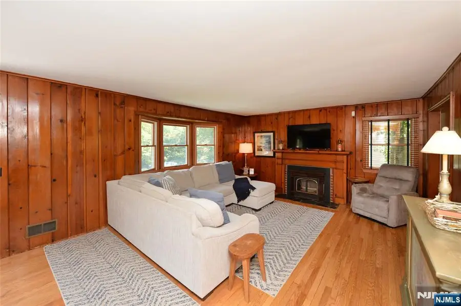 122 Balsam Road, Wayne, NJ 07470 - Image #2