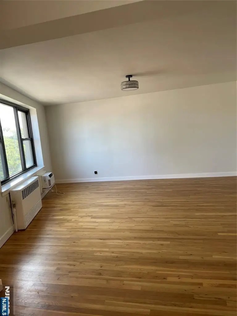 1541 Lemoine Avenue 4F, Fort Lee, NJ 07024 - Image #3