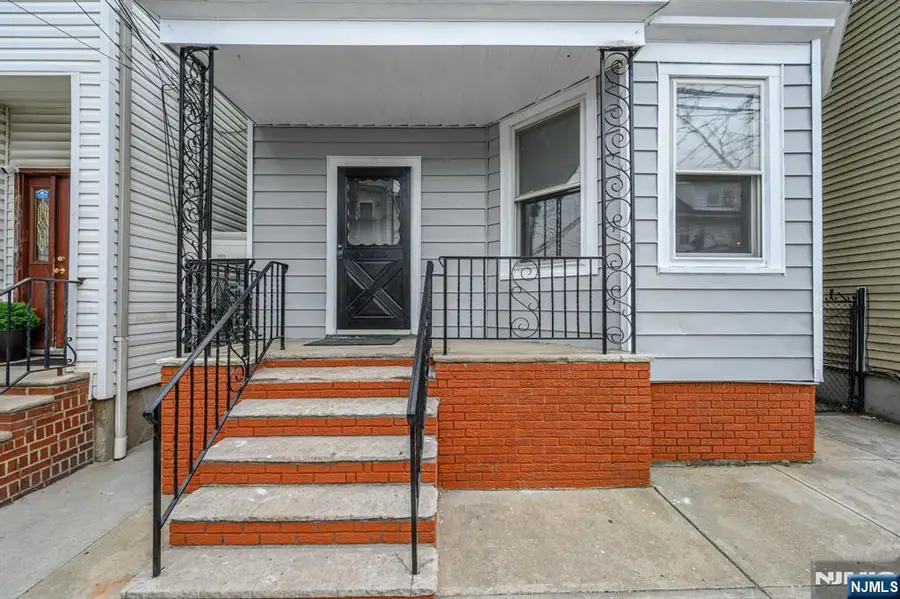 23 Komorn Street, Newark, NJ 07105 - Image #2