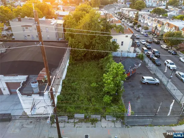 679 Grove Street, Irvington, NJ 07111