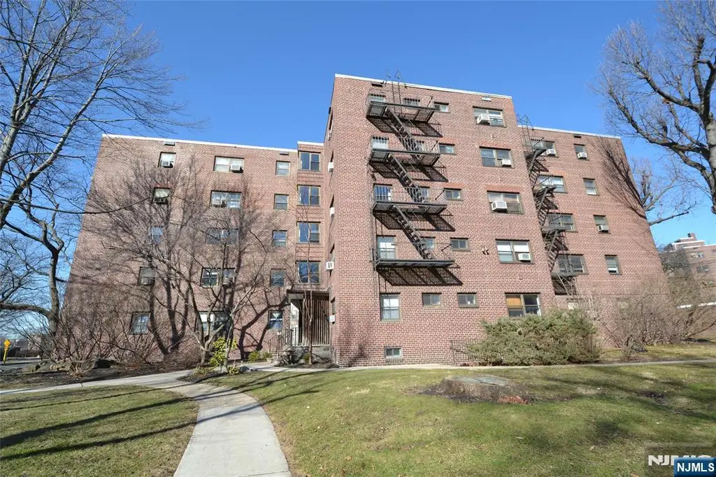 401 Park Place, Fort Lee, NJ 07024 - Image #1