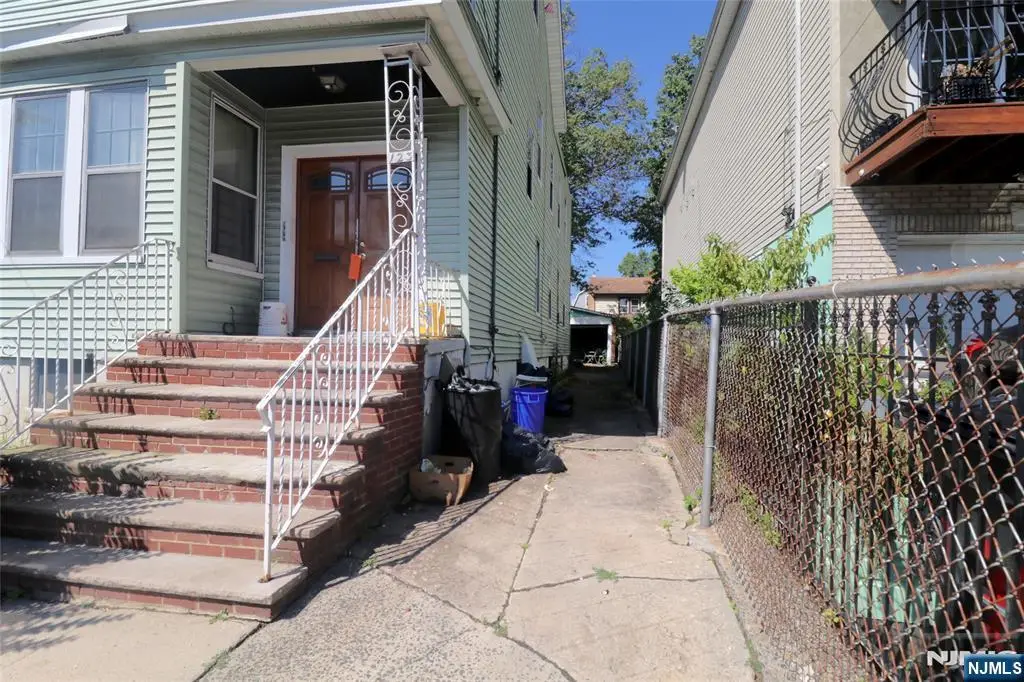 123 Columbia Avenue, Newark, NJ 07106 - Image #1