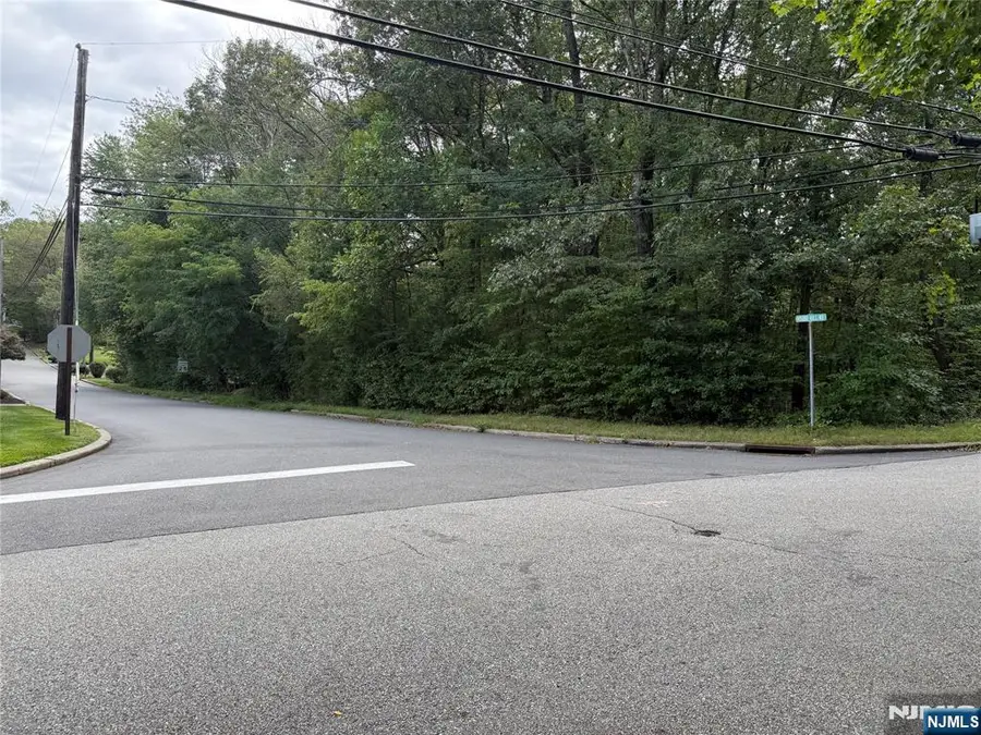 15 Saw Mill Road, Kinnelon, NJ 07405 - Image #2