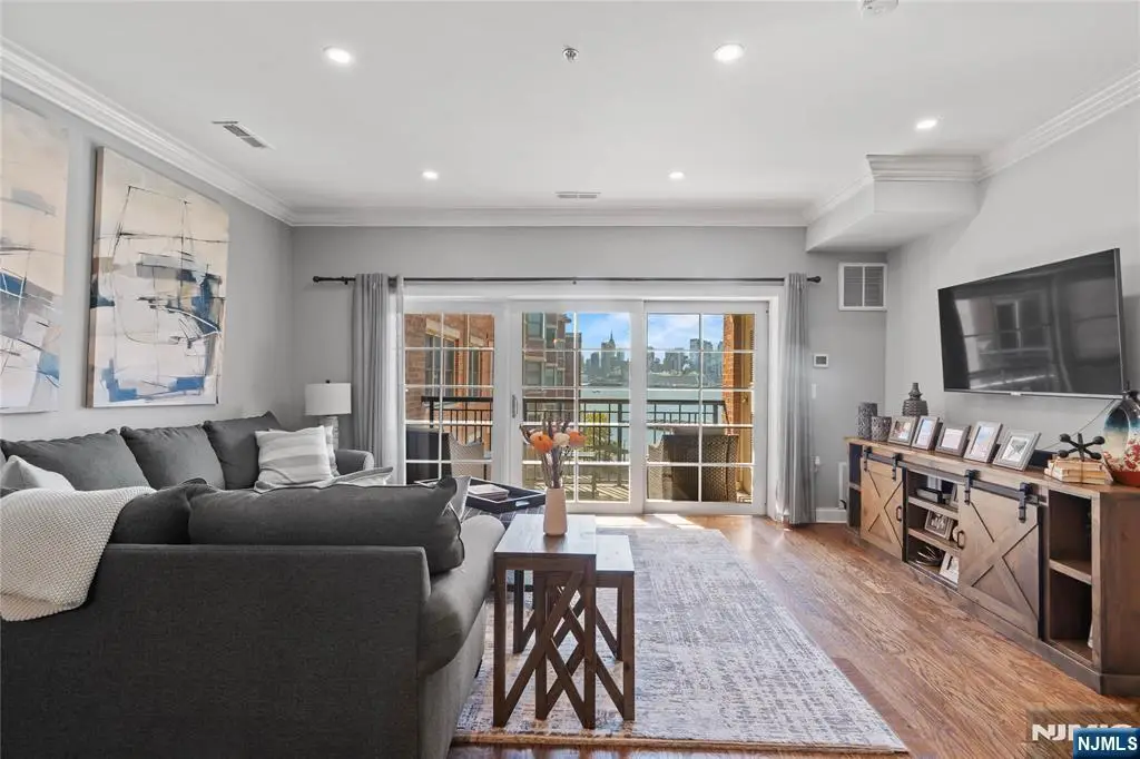 22 Ave At Port Imperial 417, West New York, NJ 07093 - Image #1