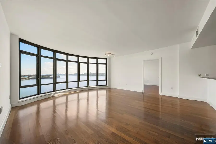 8100 River Road 815, North Bergen, NJ 07047 - Image #2