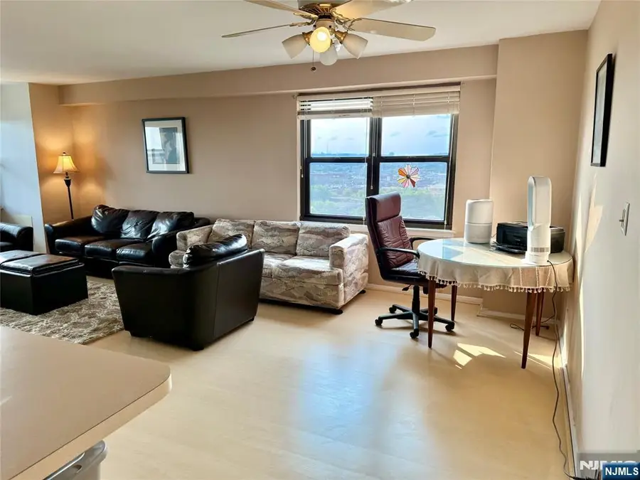 285 Aycrigg Avenue 19G, Passaic, NJ 07055 - Image #2