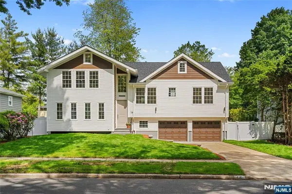 16 Coles Court, River Edge, NJ 07661