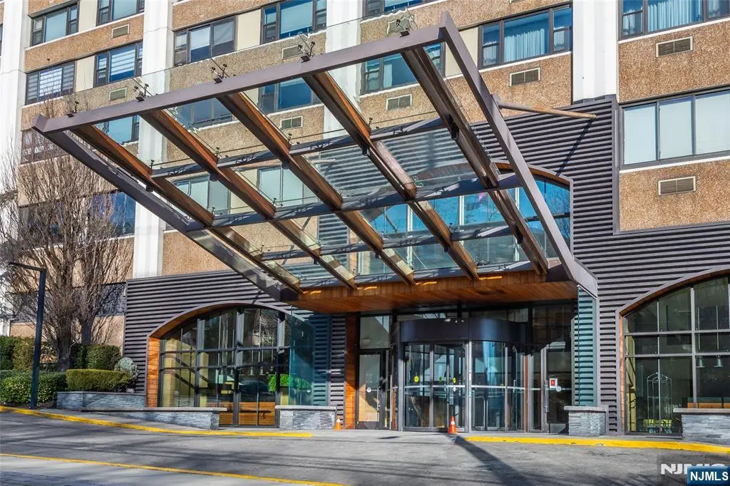 250 Gorge Road 25J, Cliffside Park, NJ 07010 - Image #1