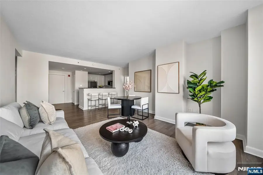 6404 City Place, Edgewater, NJ 07020 - Image #3