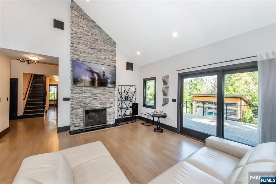 82 Fells Road, Essex Fells, NJ 07021 - Image #3