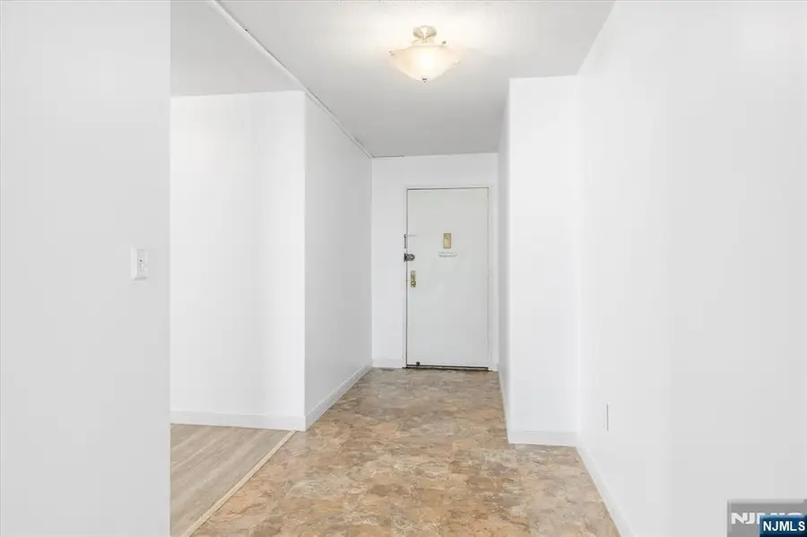 1705 Harmon Cove Tower, Secaucus, NJ 07094 - #3