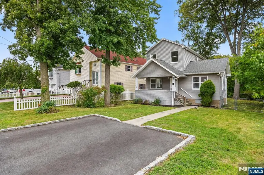 250 Woodcliff Avenue, Little Falls, NJ 07424 - Image #3