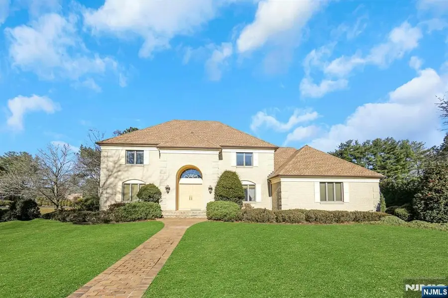 300 Forsythia Court, Franklin Lakes, NJ 07417 - Image #2