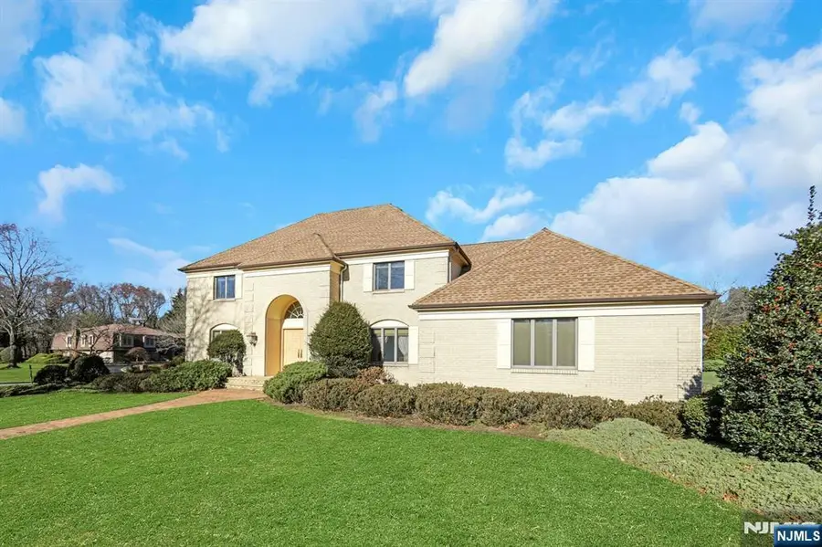 300 Forsythia Court, Franklin Lakes, NJ 07417 - Image #3