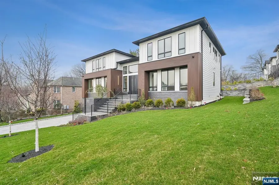 312 Bolz Street, Englewood Cliffs, NJ 07632 - #3