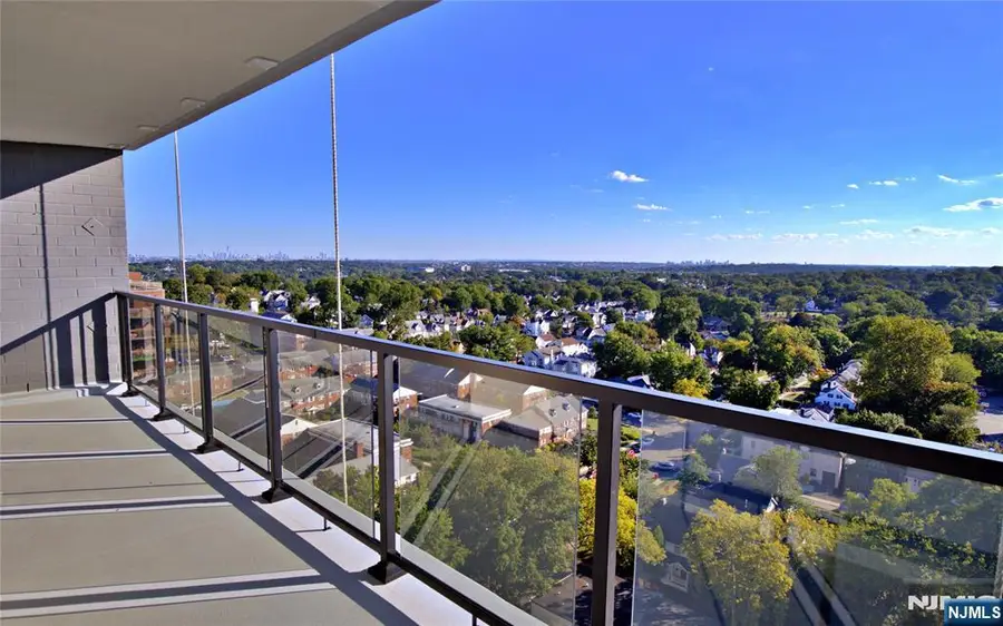 285 Aycrigg Avenue 19H, Passaic, NJ 07055 - Image #3