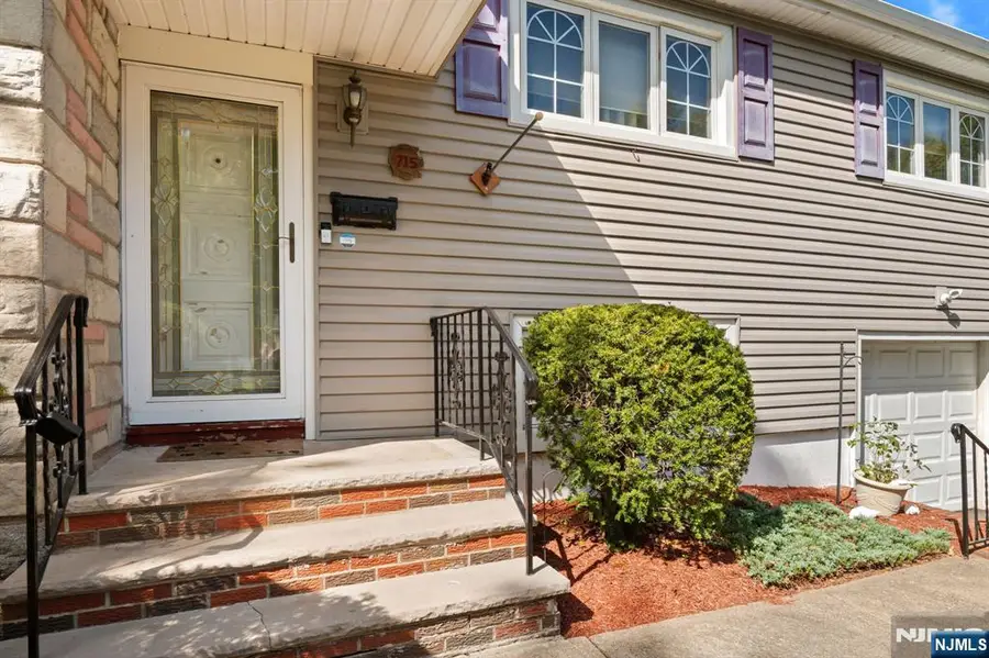 715 Bush Place, Paramus, NJ 07652 - Image #3