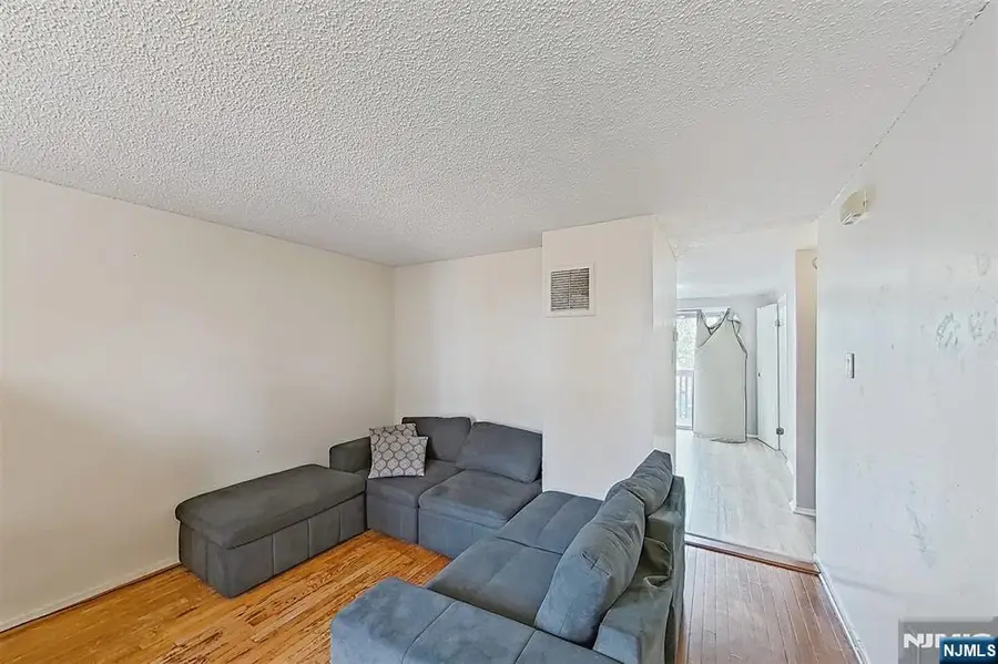 54 Bruen Avenue C0001, Irvington, NJ 07111 - Image #2