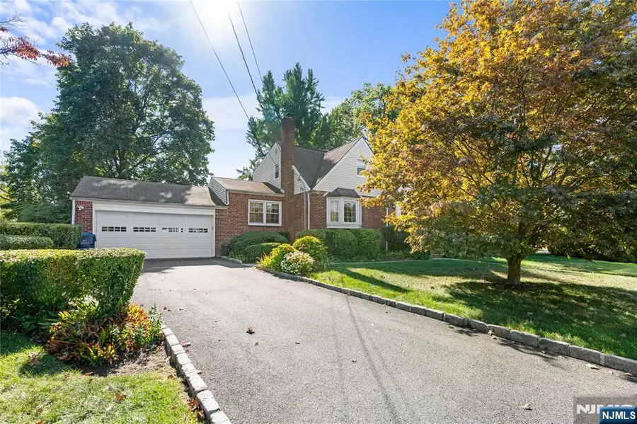 824 Summit Avenue, Hackensack, NJ 07601 - Image #2