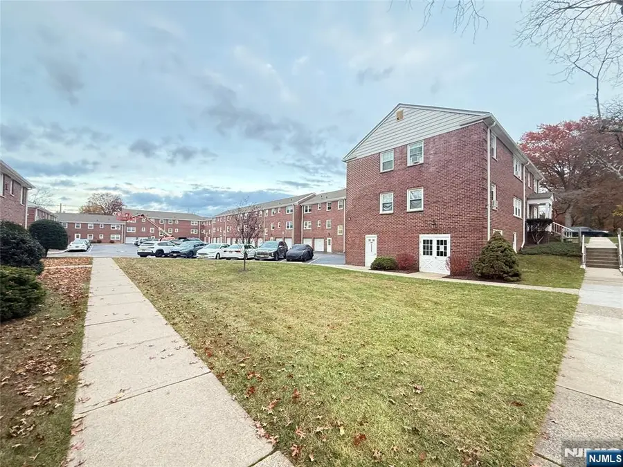 293 Bogert Road 1A, River Edge, NJ 07661 - Image #2