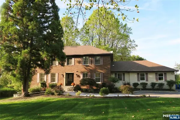 24 Geiger Lane, Warren, NJ 07059