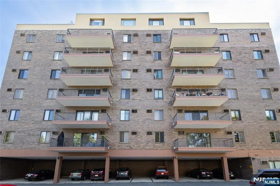 140 Euclid Avenue 1H, Hackensack, NJ 07601 - Image #2