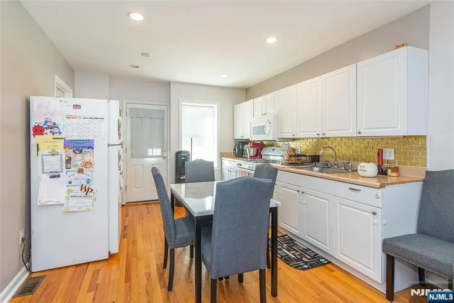 76 Mohawk Avenue, Hawthorne, NJ 07506 - Image #3