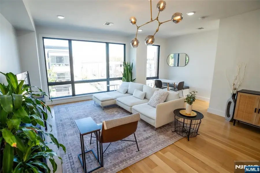 11 Irving Street 2, Jersey City, NJ 07307 - Image #2