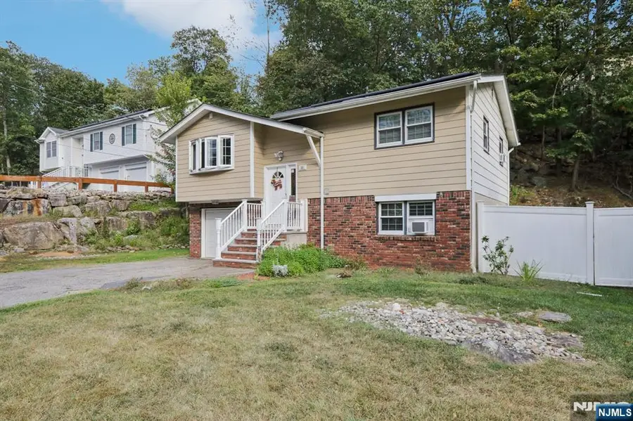 23 Fordham Trail, Hopatcong, NJ 07843 - Image #3