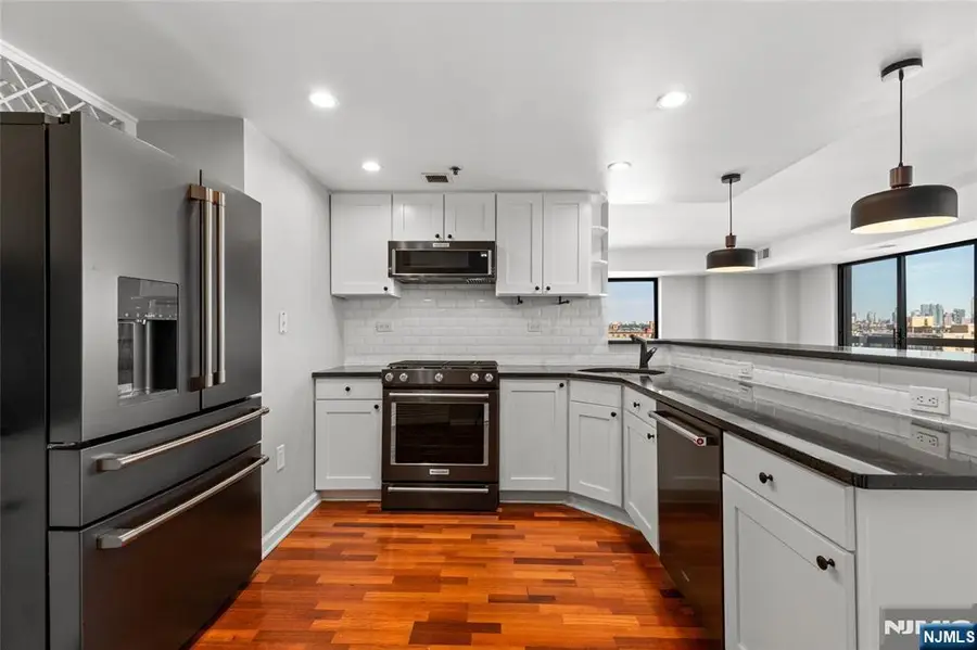 700 1st Street 11E, Hoboken, NJ 07030 - Image #2