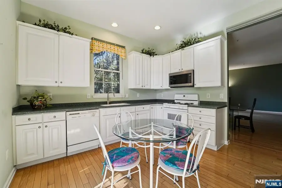 801 Four Seasons Drive, Wayne, NJ 07470 - Image #2