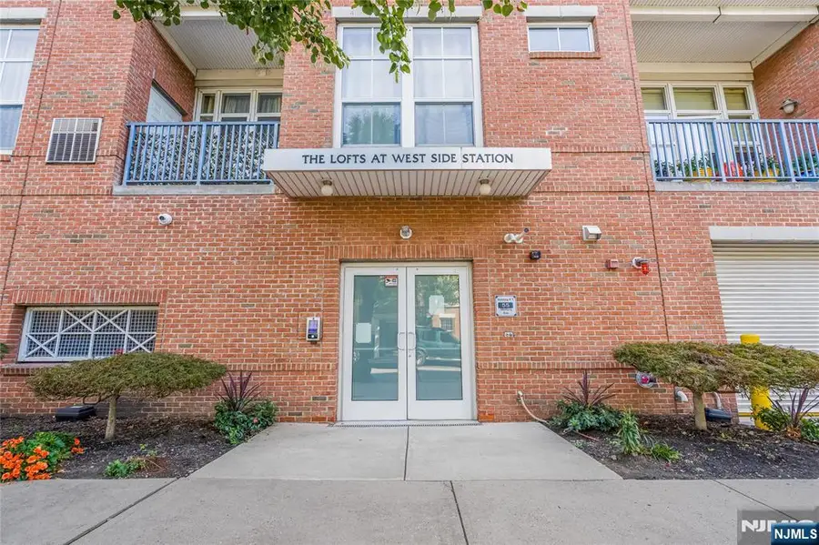 55 Mallory Avenue 69, Jersey City, NJ 07305 - Image #2