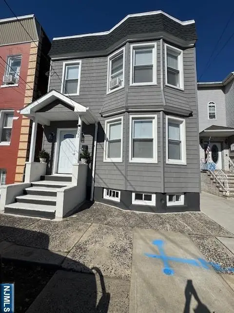 322 10th Street, Newark, NJ 07107